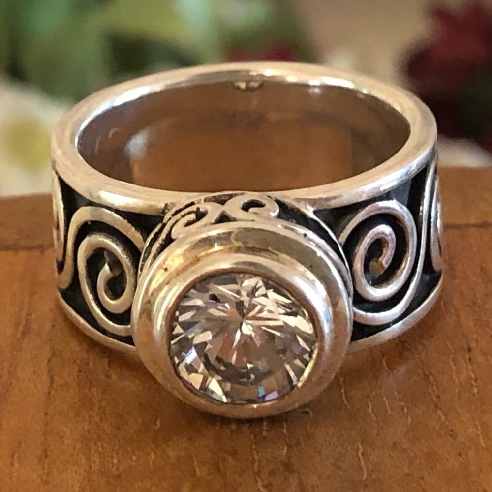 Rare Silpada Sterling Silver Bezel Set Cubic Zirconia Swirl Band Ring R1233 Sz 8